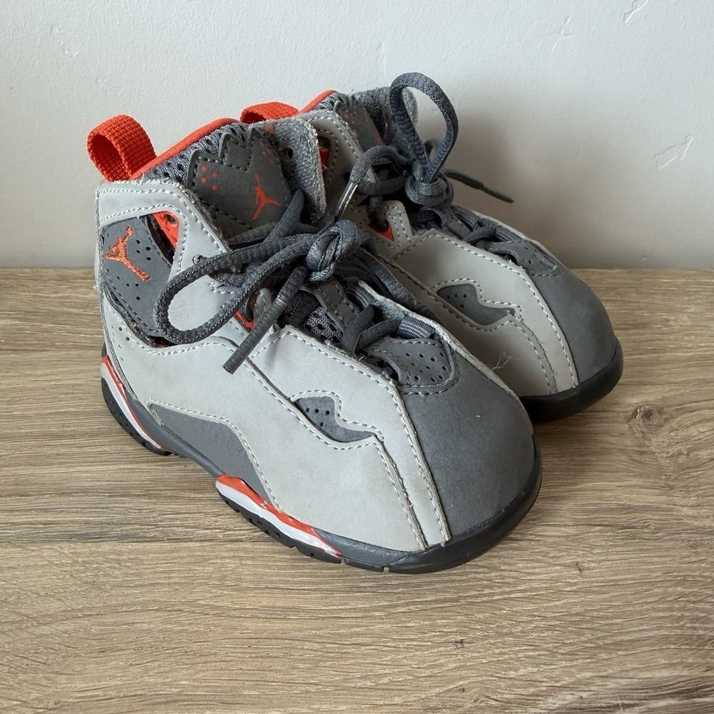 Infant Jordan True Flight Toddler Size 5C Shoes Sneakers Grey Orange